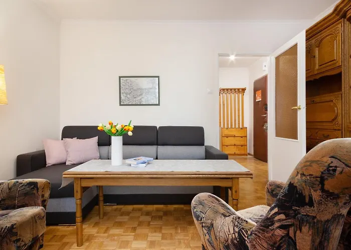 Comfy & Spacious Apartment Warsaw By Noclegi Renters
