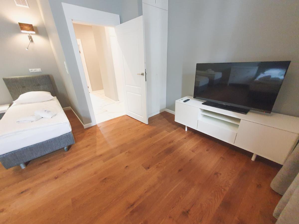 Royal Route Aparthotel 3*