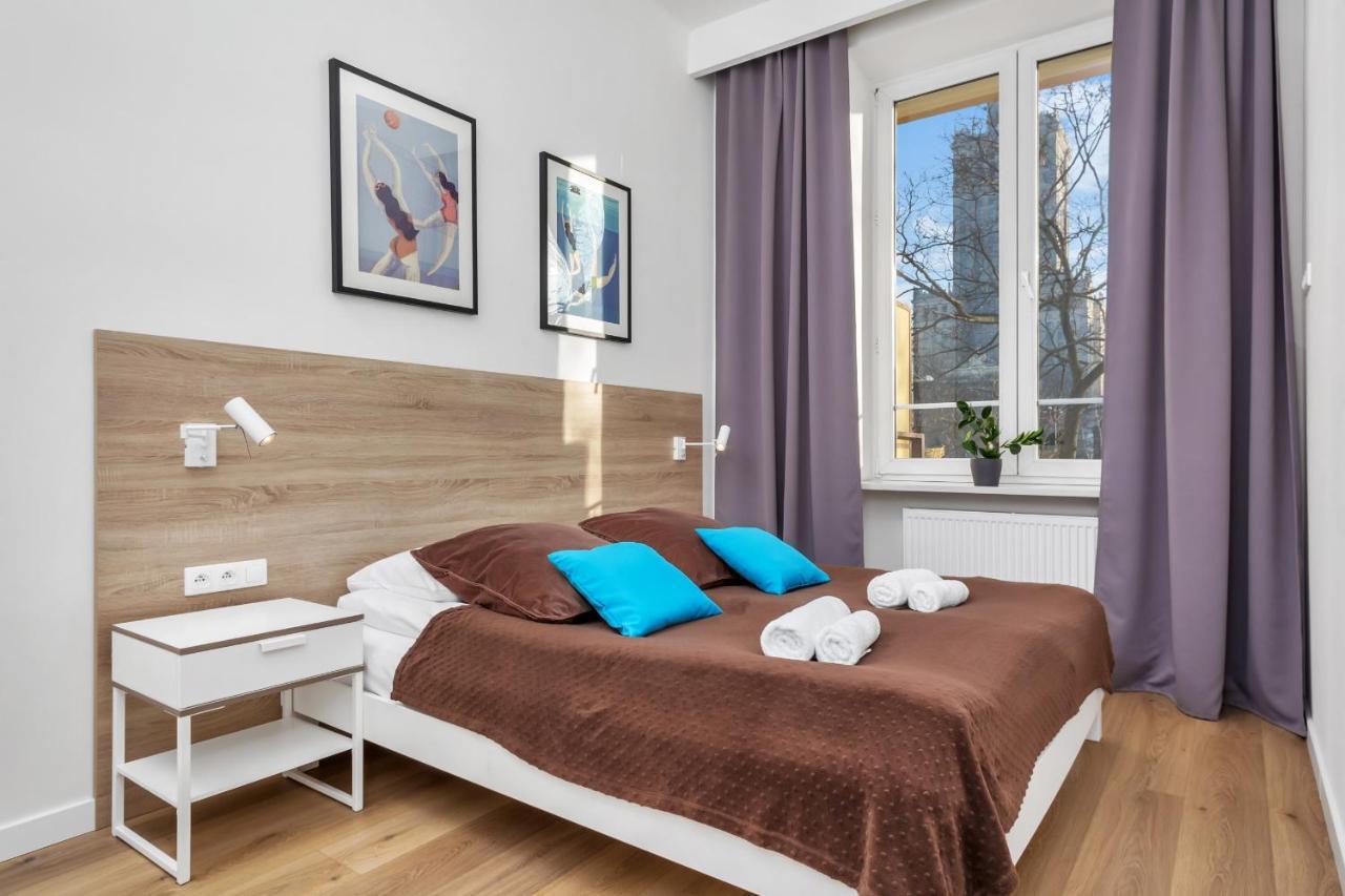 Center By Renters Apartment