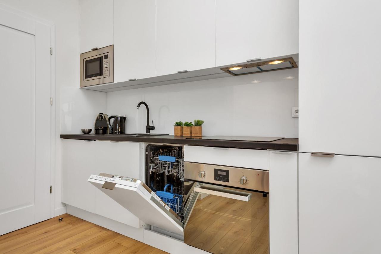 Center By Renters *