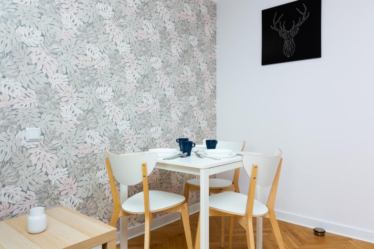 By Renters Apartamento *