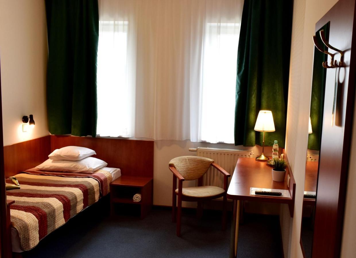 Zlote Deby 3*