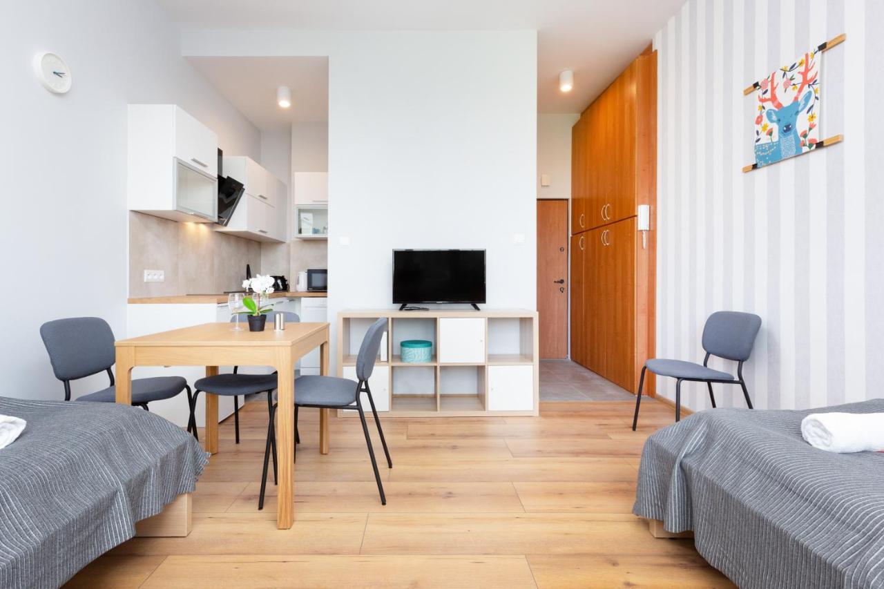 Pulawska By Renters Apartment *
