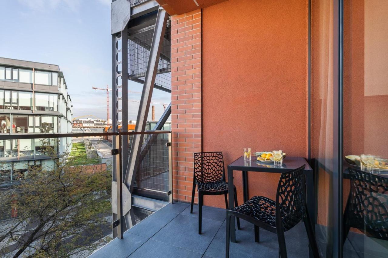 Rent Like - Plac Konesera 6 *