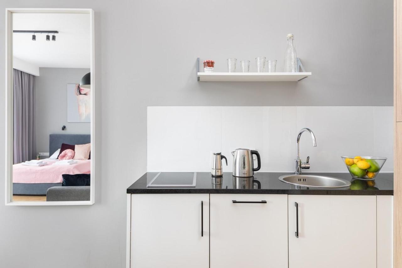 Apartment Slawinska 6 With Balcony By Renters *