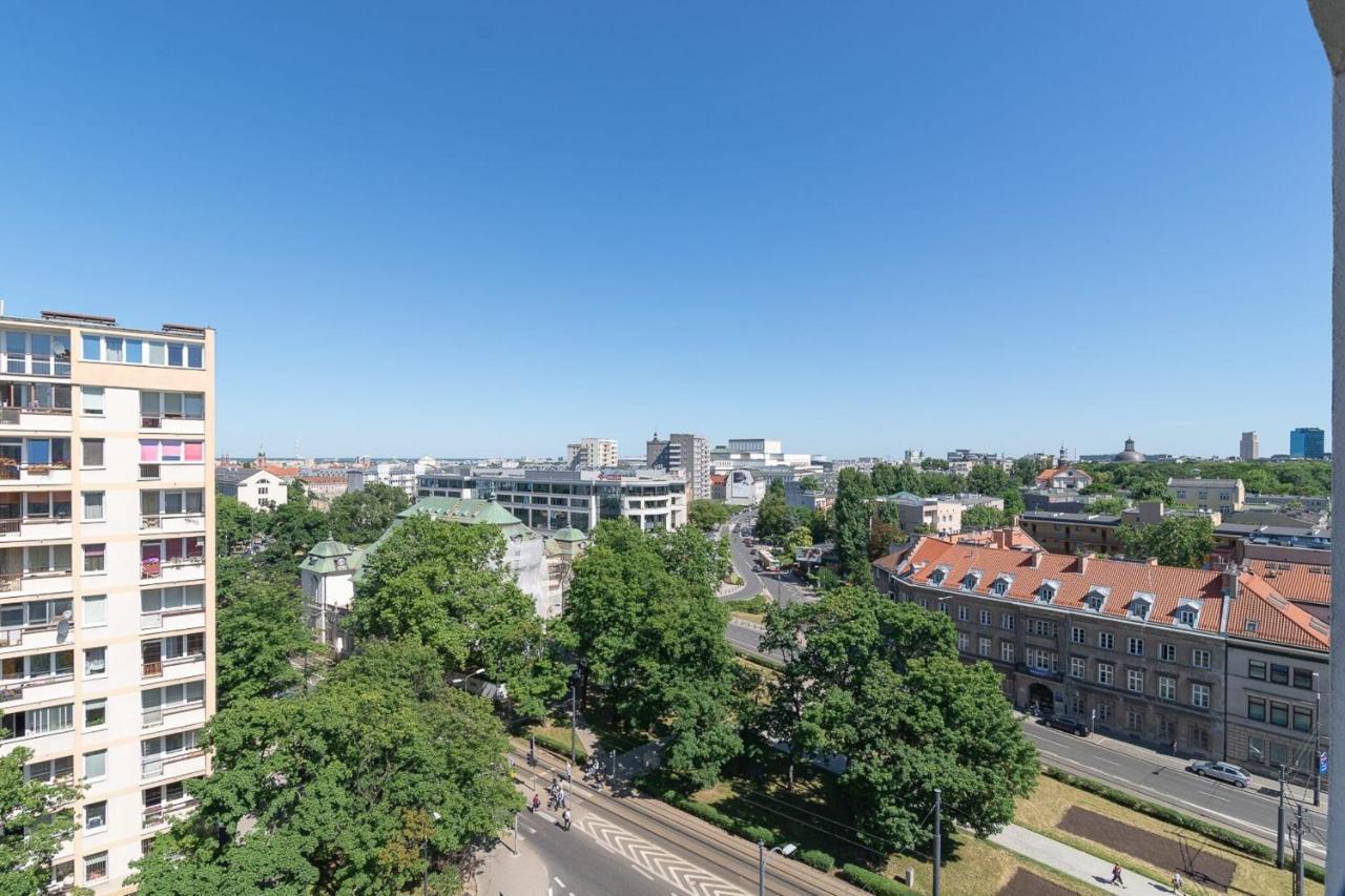 Rent Like - Aleja Solidarnosci 68 Warsaw