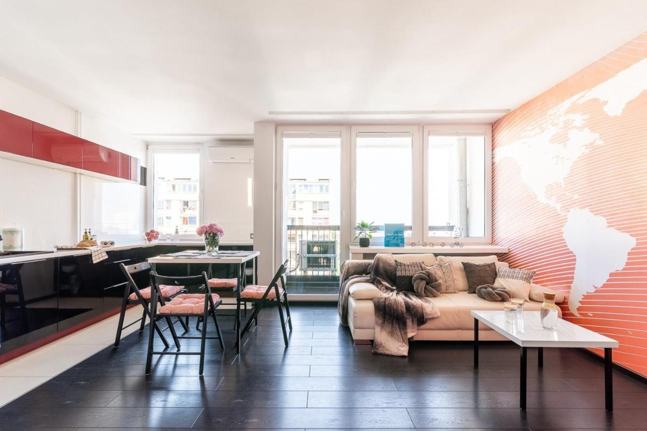 Rent Like - Aleja Solidarnosci 68 Warsaw