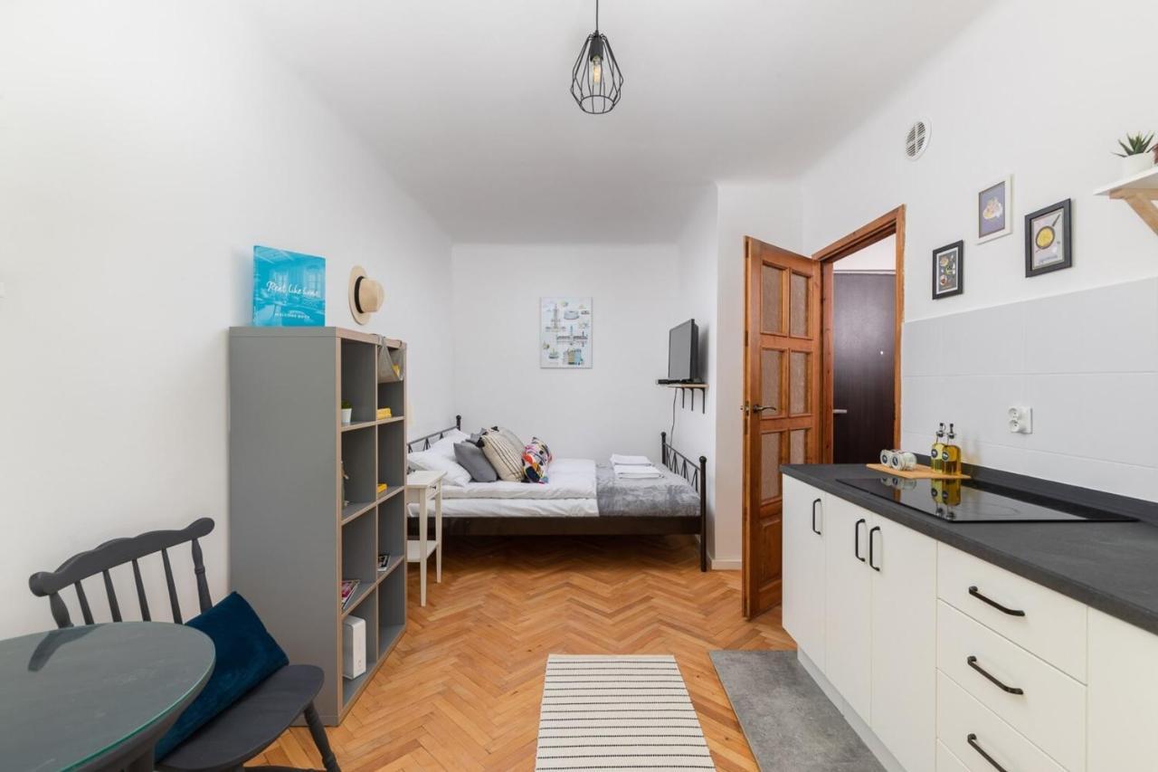 Rent Like - Bonifraterska 15 Warszawa