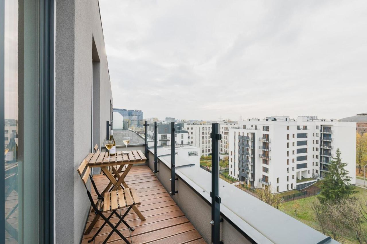 Apartment Slawinska 6 With Balcony By Renters *