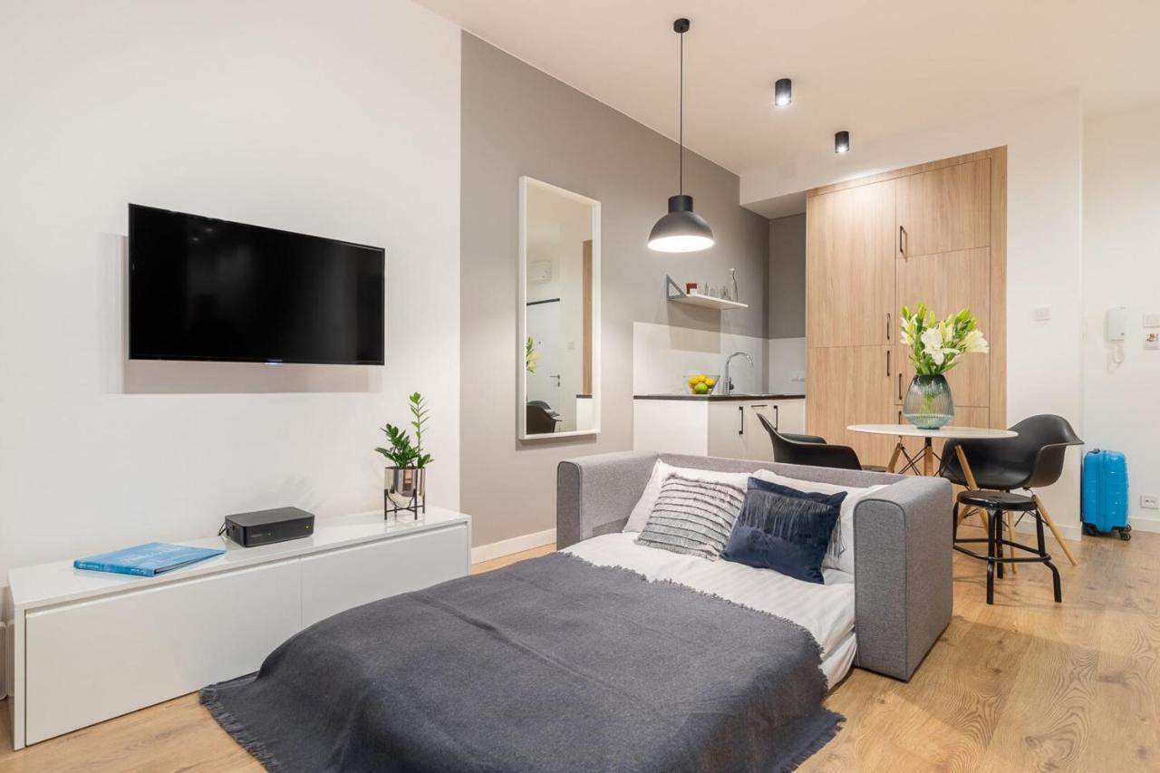 Apartment Slawinska 6 With Balcony By Renters Warsaw