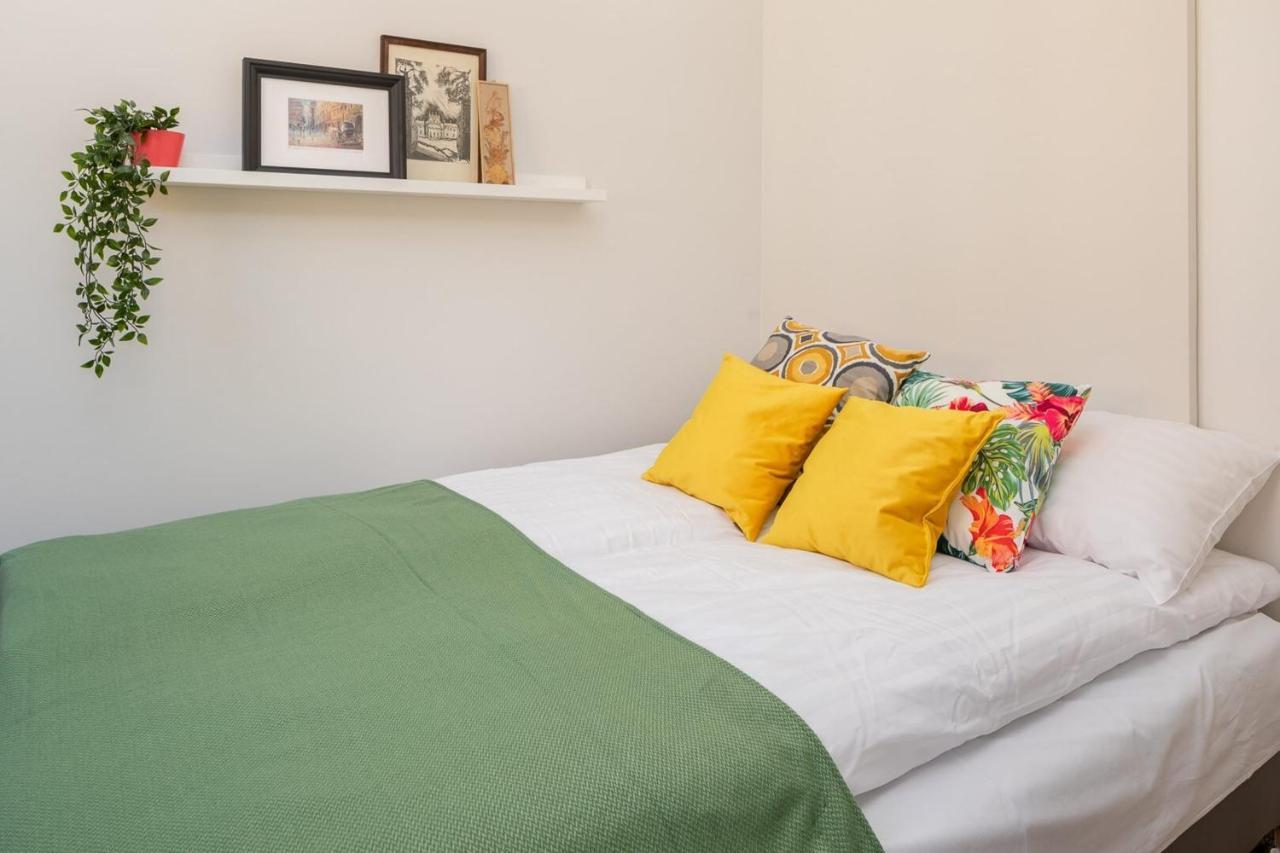 Rent Like - Piekarska 6 *