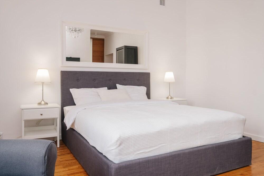 Mdm Centre Hotel 3*