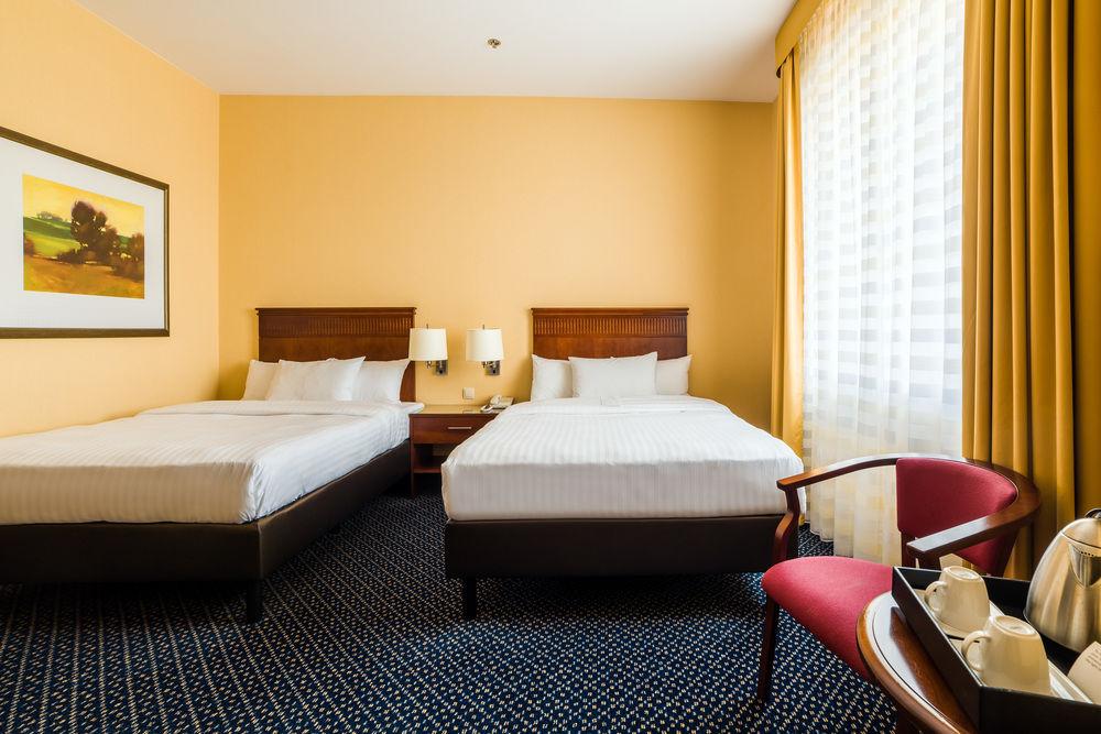 Courtyard By Marriott Airport Warsaw