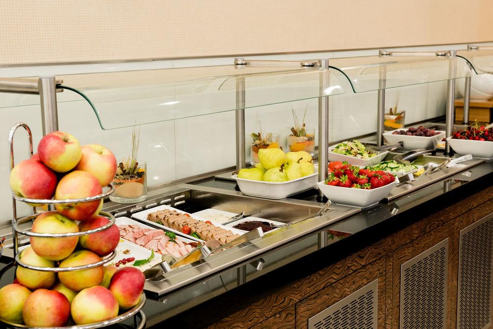 Courtyard By Marriott Airport 4* Warsaw