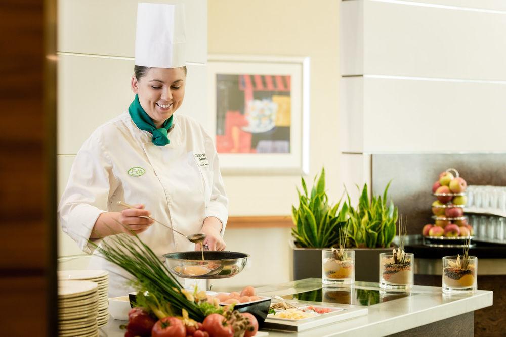 Courtyard By Marriott Airport Warsaw