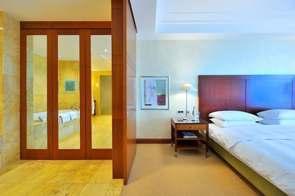 Regent Hotel 5*