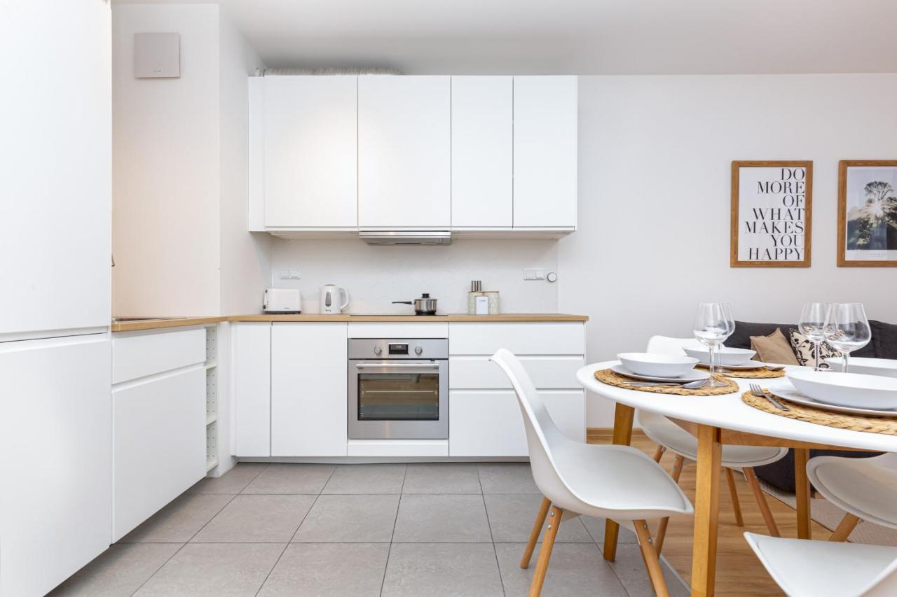 Apartamento Kasprzaka By Renters Varsóvia