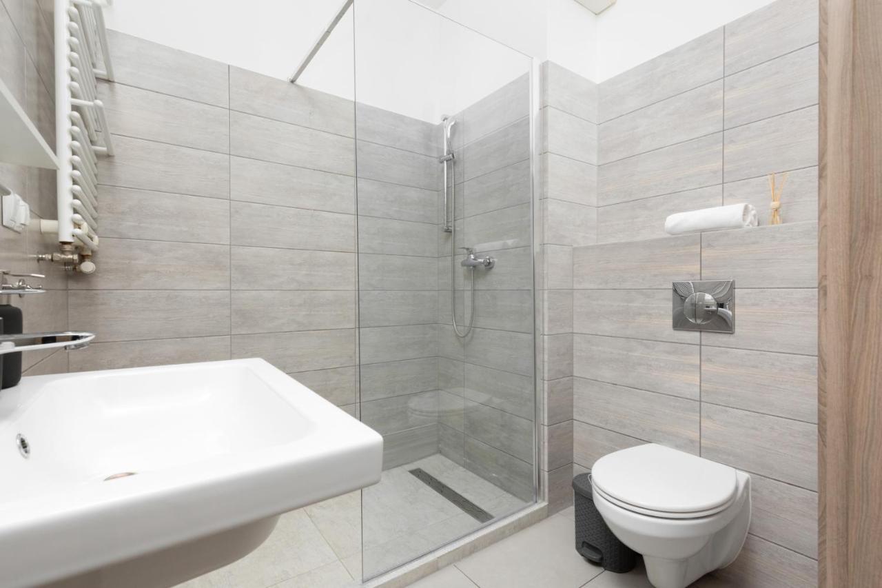 Bitwy Warszawskiej Apartment *