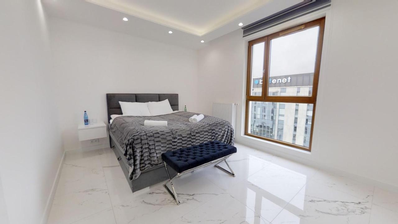 Karolkowa 28a - Luminous With Balcony By Renters Prestige