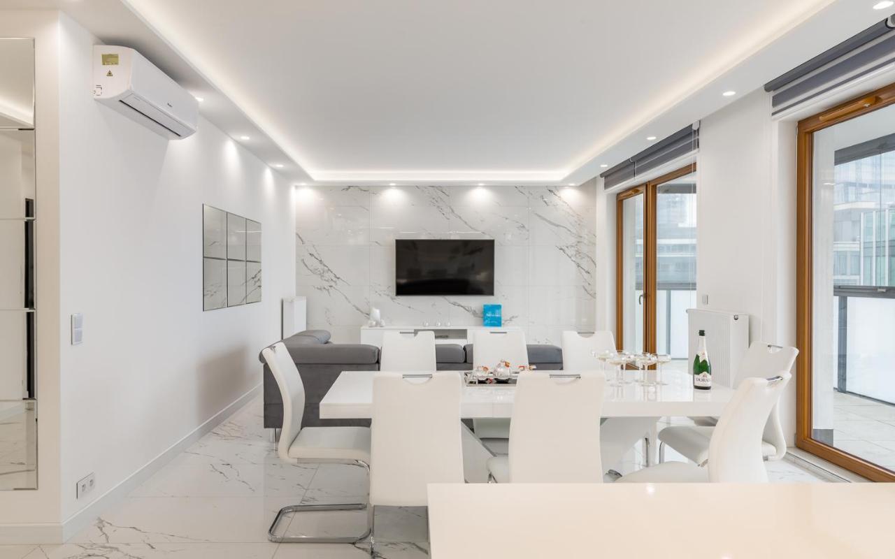 Karolkowa 28a - Luminous With Balcony By Renters Prestige