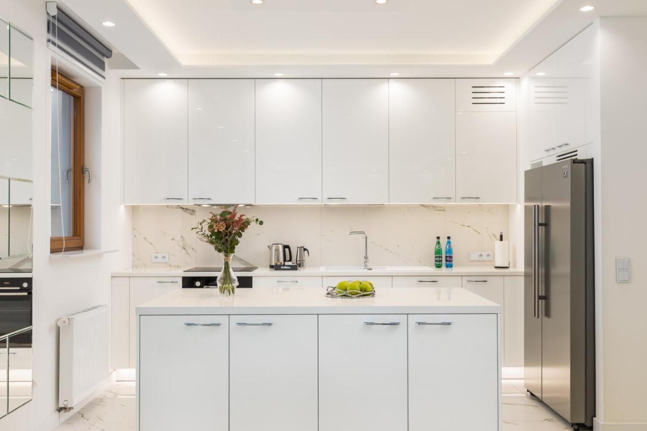 Karolkowa 28a - Luminous With Balcony By Renters Prestige *