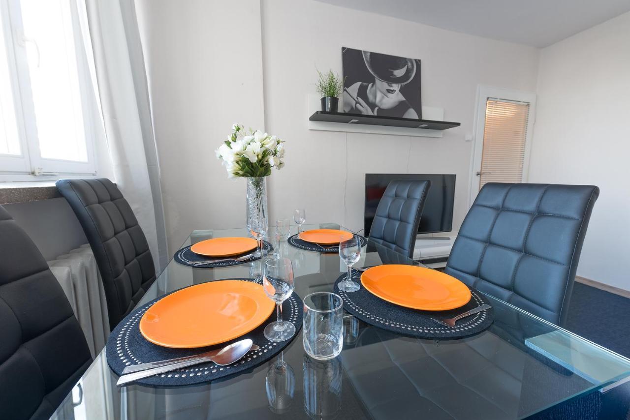 Financial Center Serviced P&o Apartment Warsaw