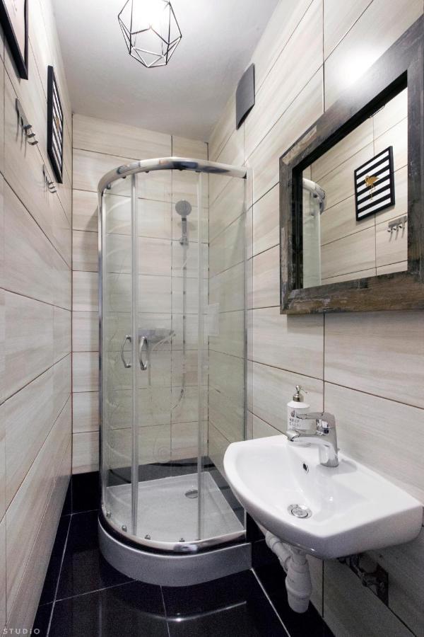 Clicktheflat Hoza Street Albergue *