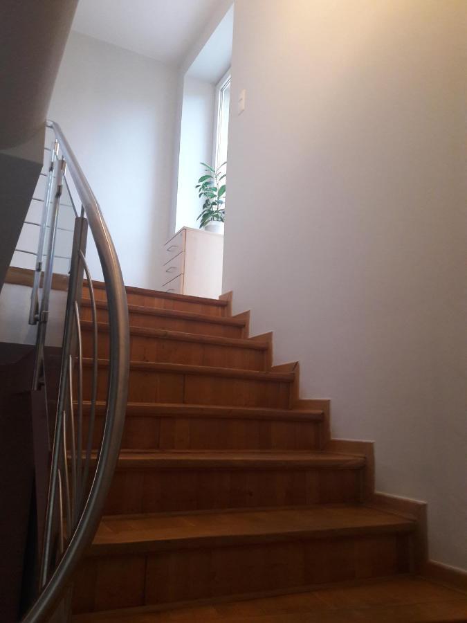 Gallery *