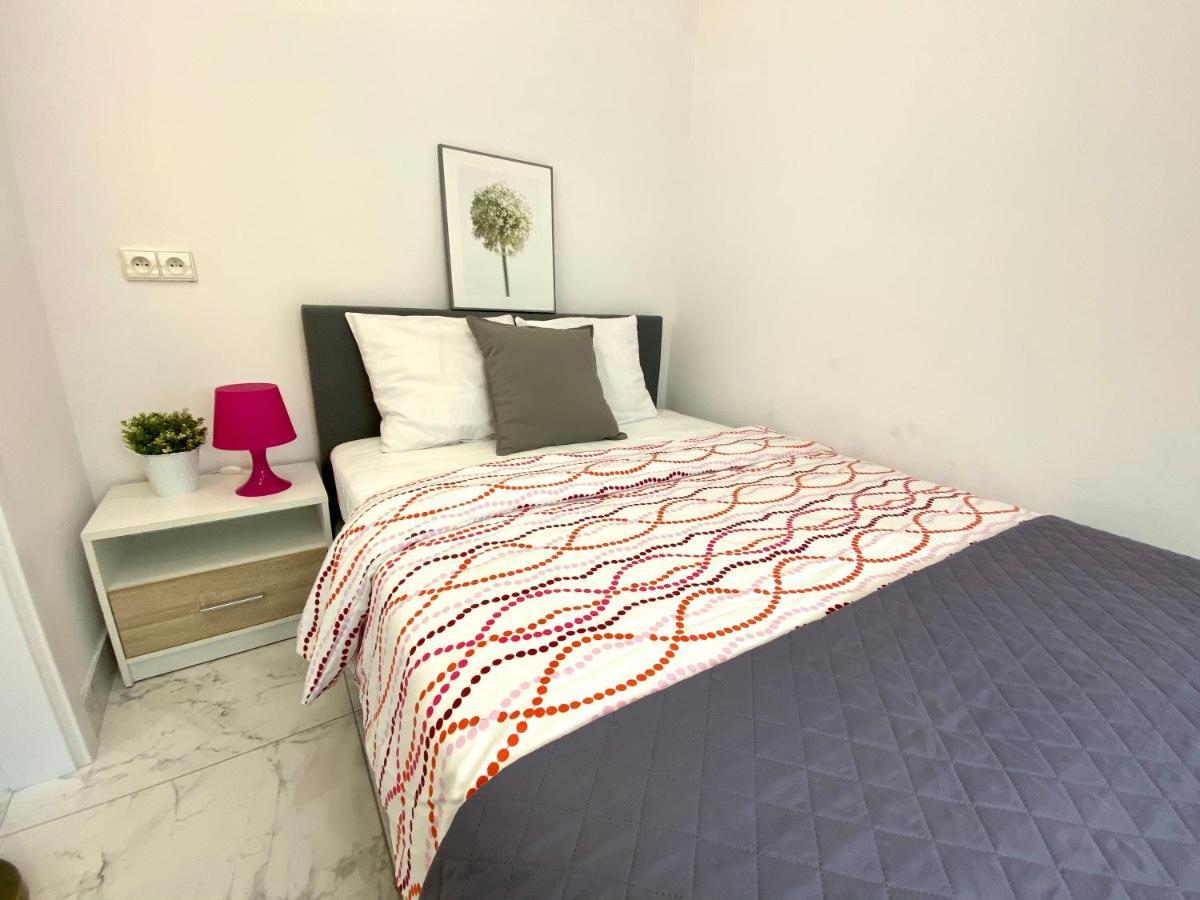 Apartment Center Warsaw - Apartmenty Jana Pawla II *
