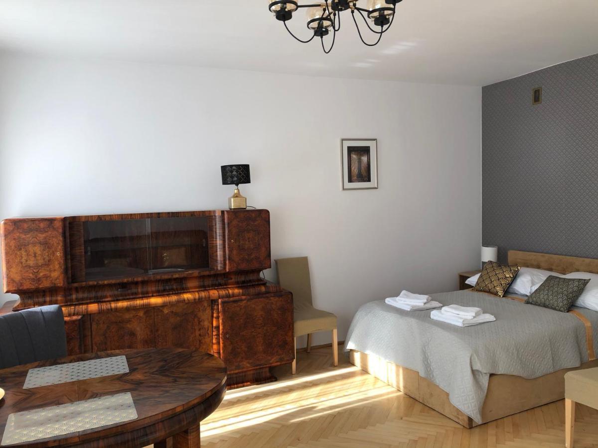 Art Deco Apartment