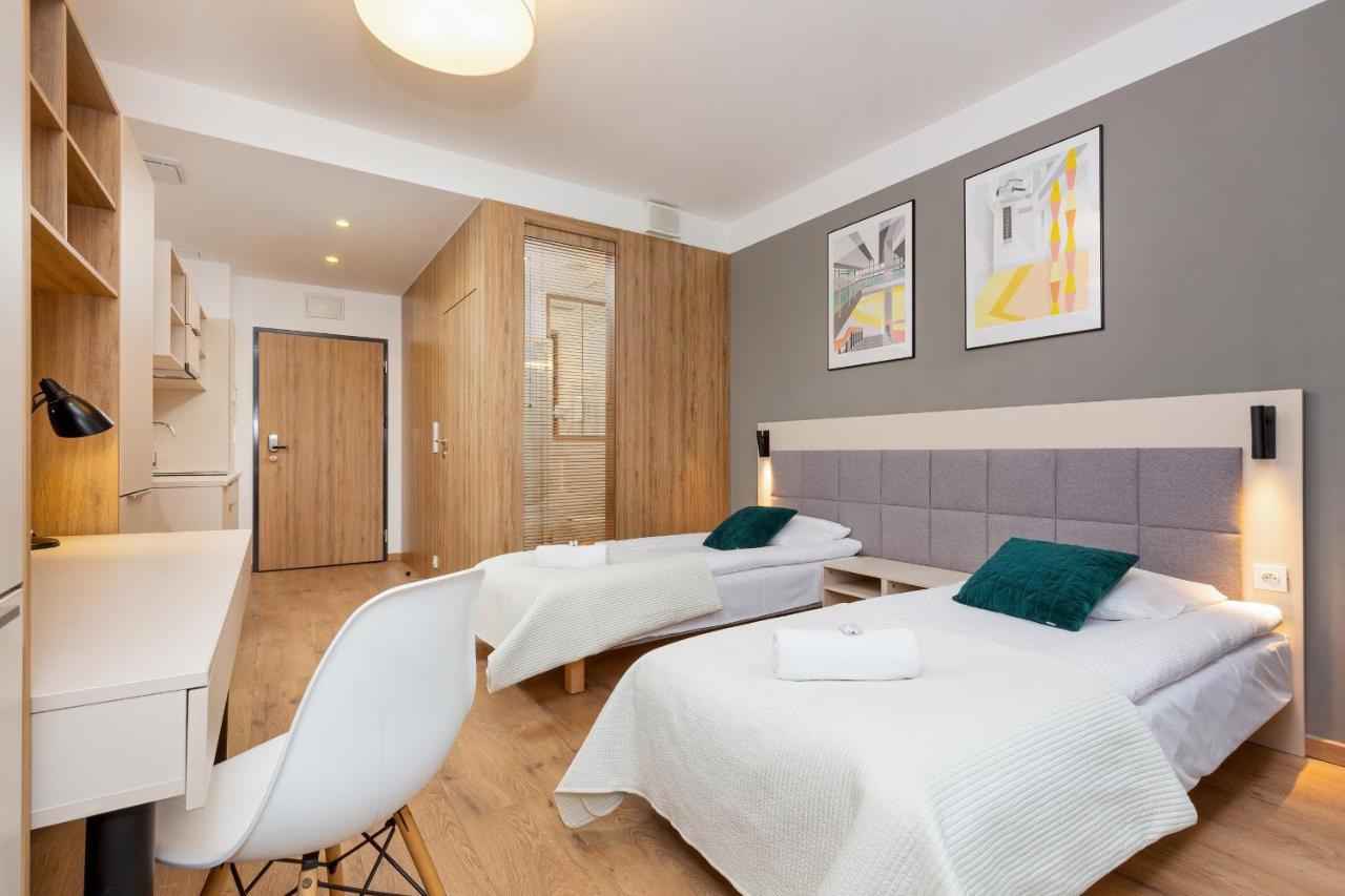 Wolska With Parking By Renters