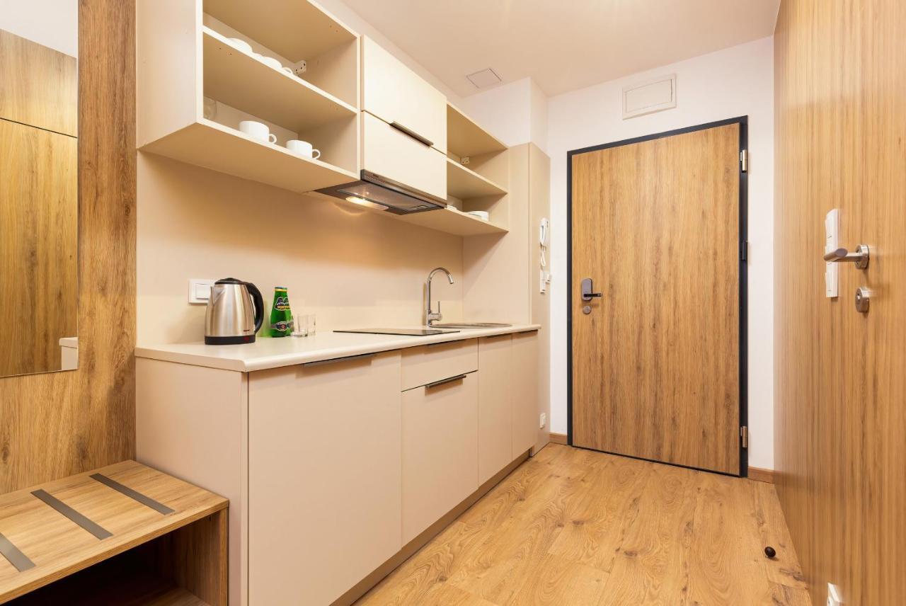 Wolska With Parking By Renters