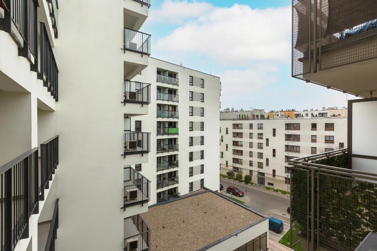 Wolska With Parking By Renters