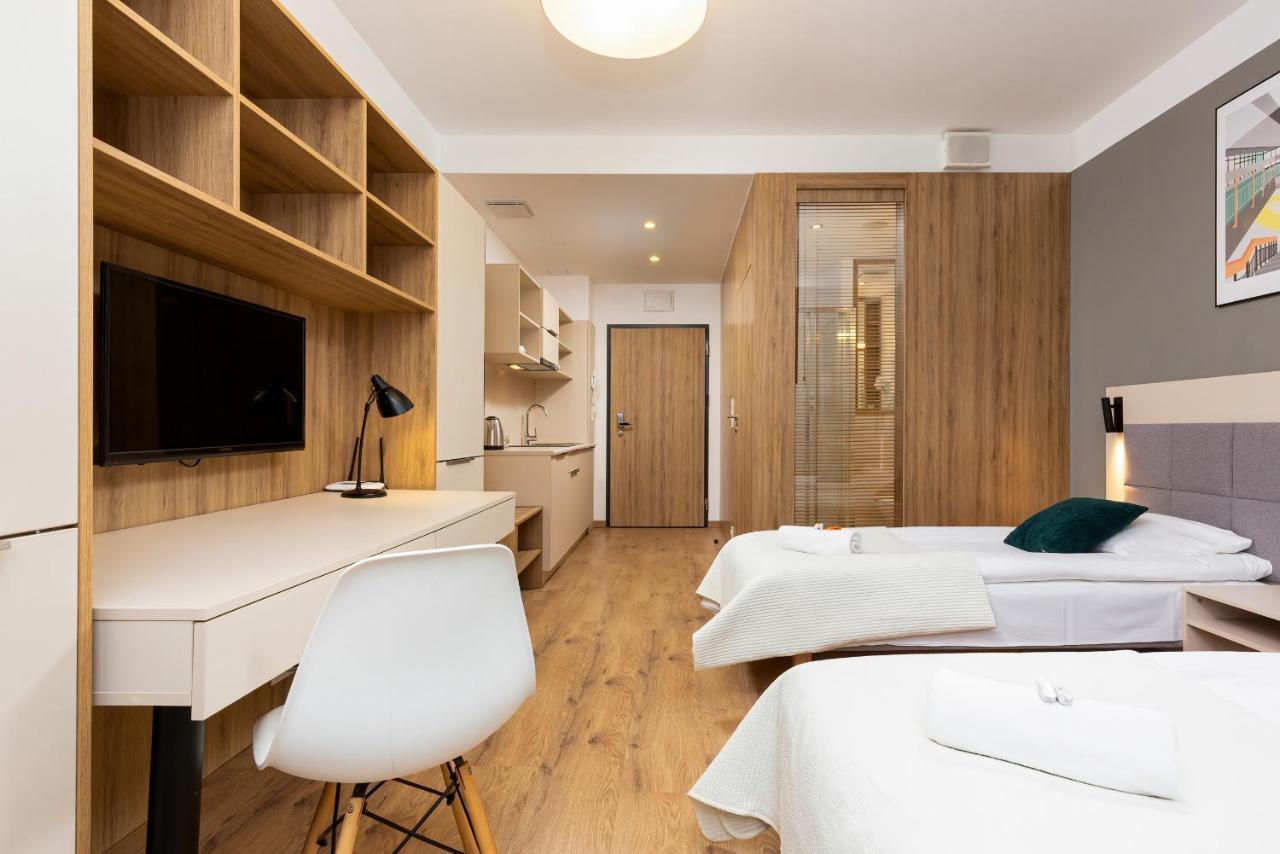 Wolska With Parking By Renters *