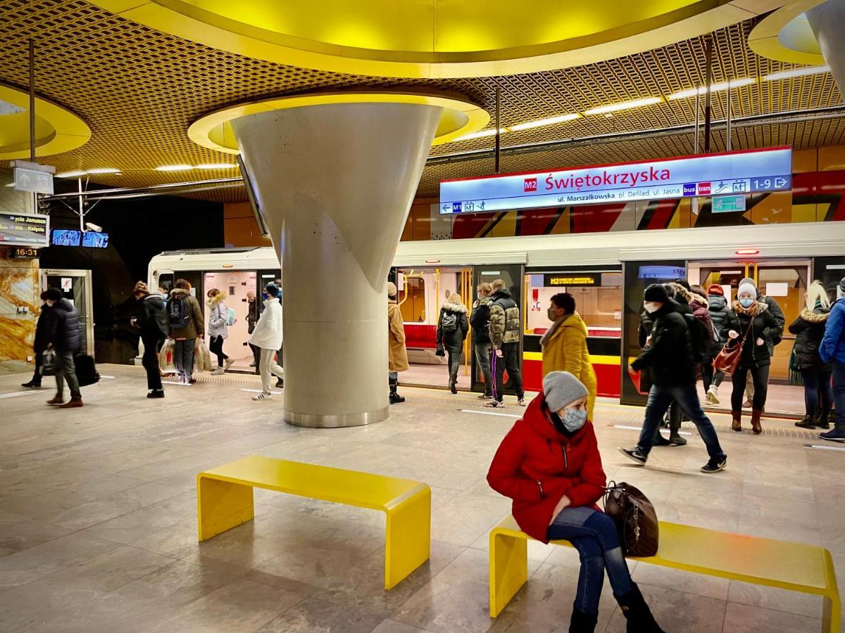 Red Centrum: Panoramic Views With High-speed Wi-fi And Smart Entertainment *