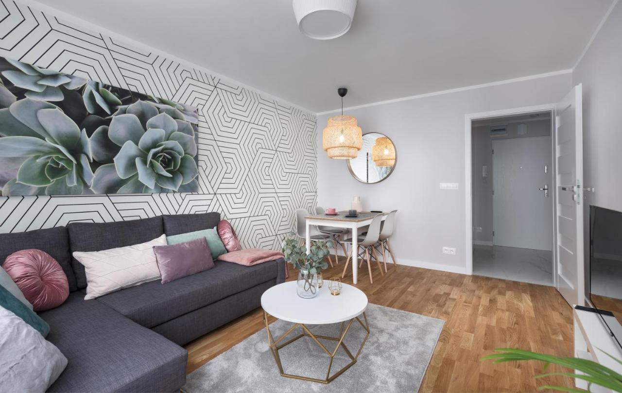 Oomph Downtown Apartment