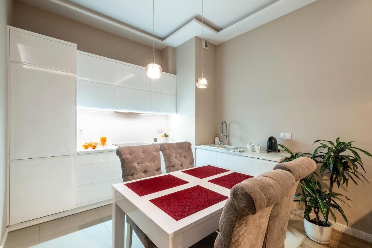 - Aparts Lotnisko Okecie Apartment *