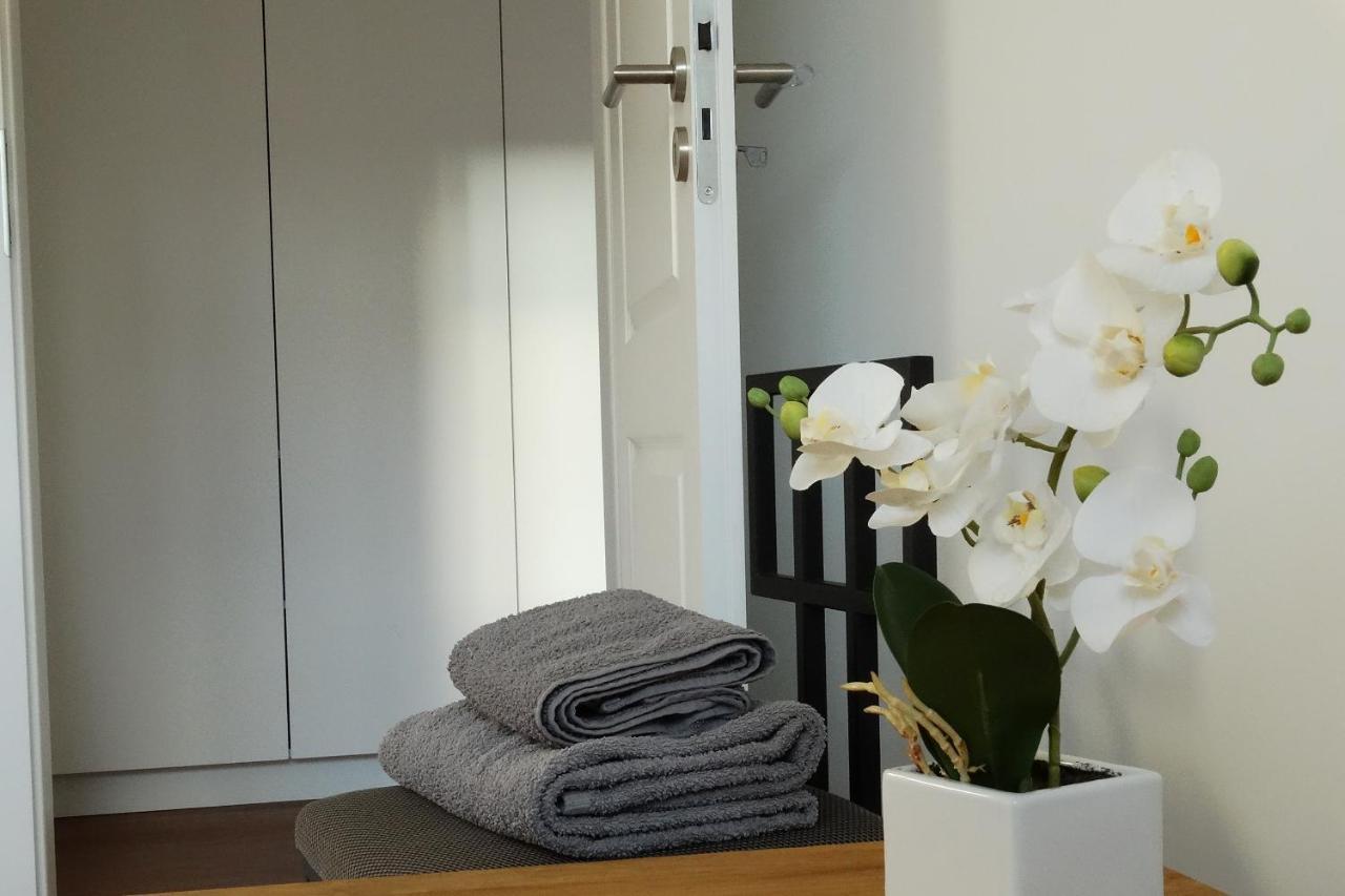Apartment Port *