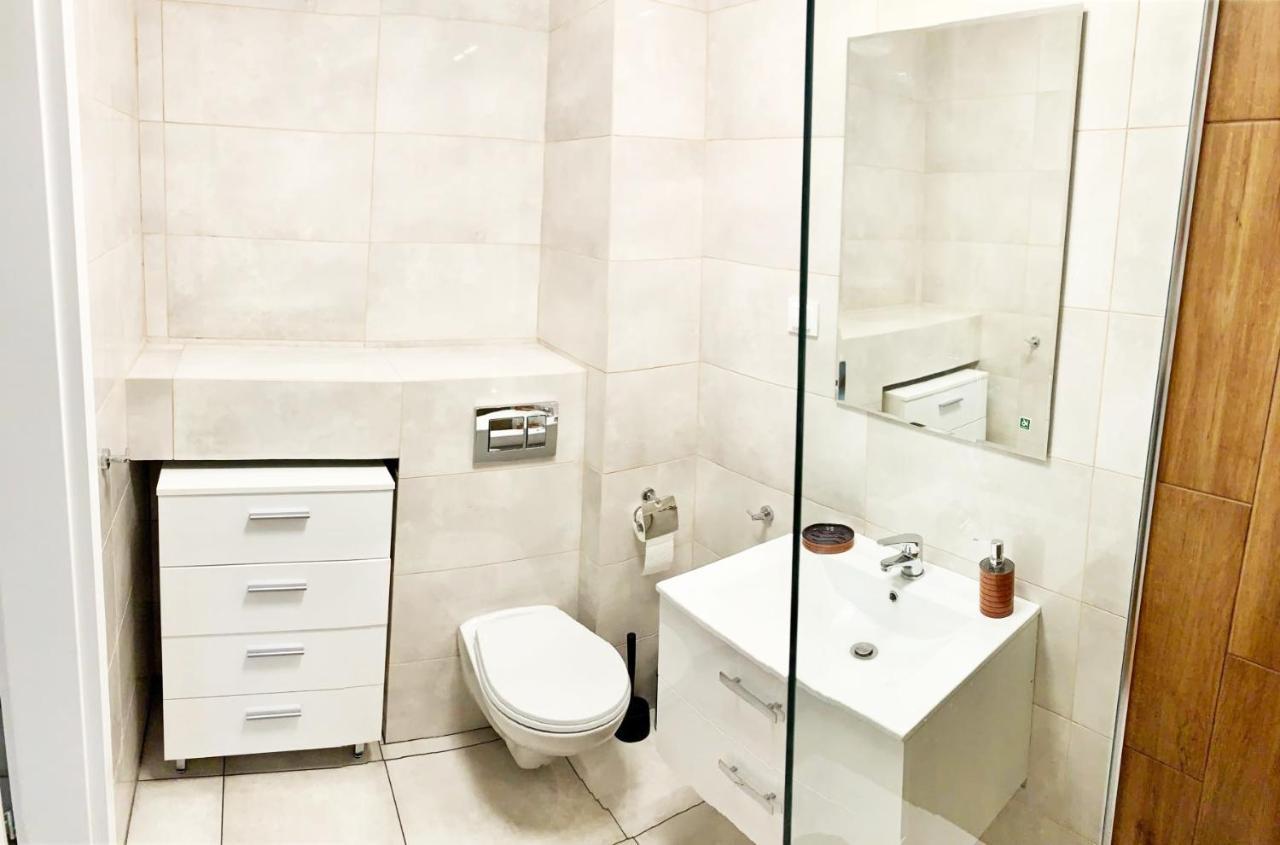 Wola 12b By Homeprime Apartamento Varsóvia