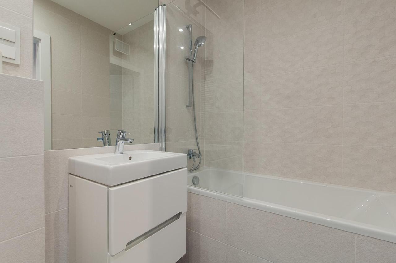 Apartment To Be - Easy Warschau