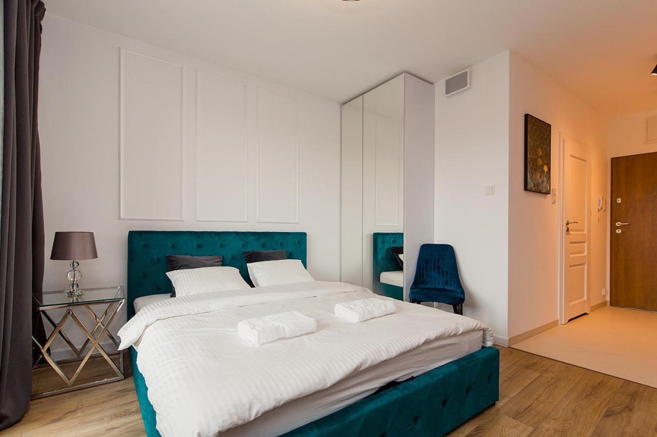 Apartment To Be - Glamour *