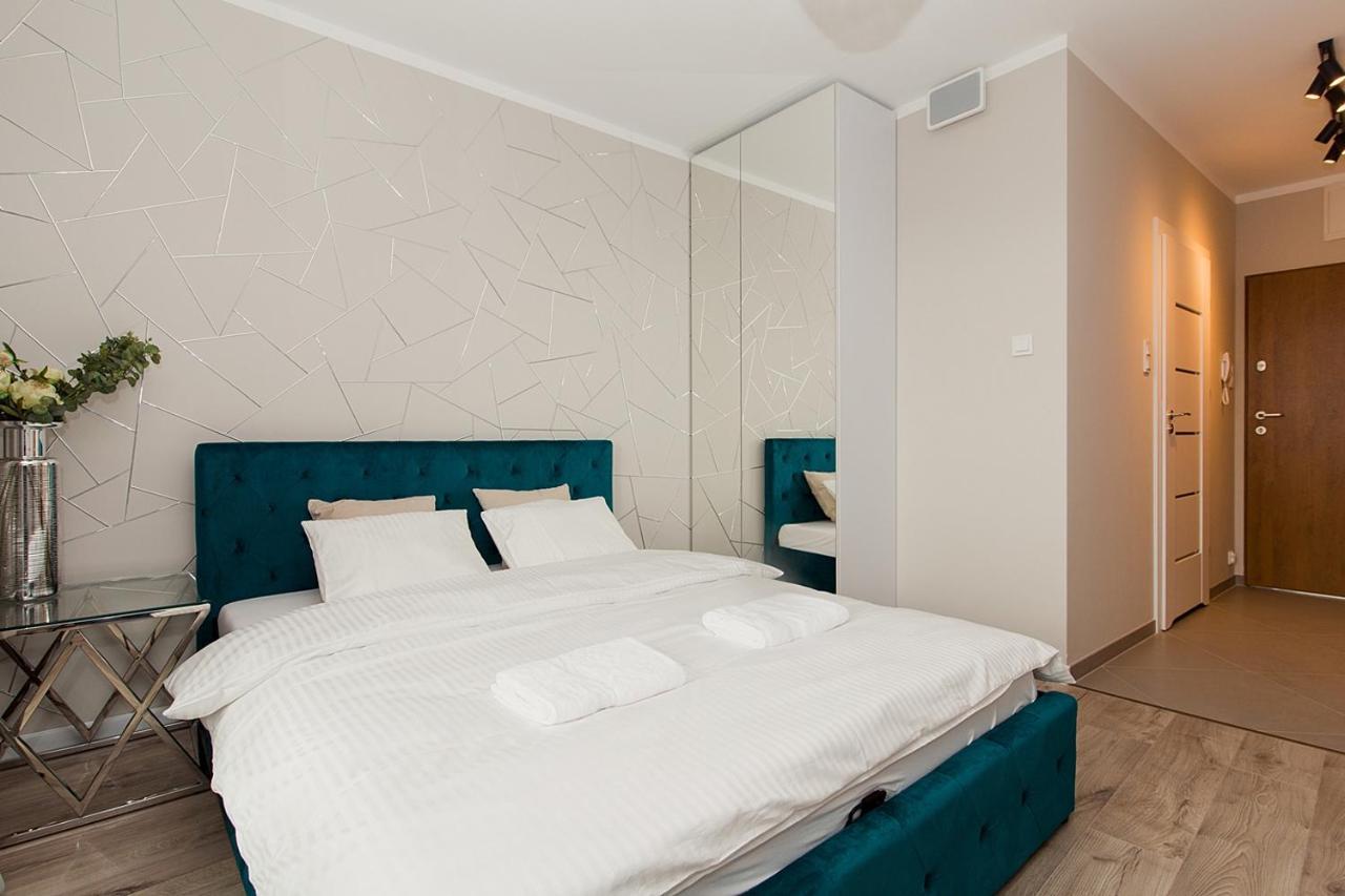 To Be - Silver Apartment Warschau