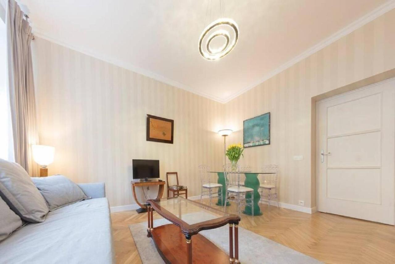 Super Luxury And Cozy- Golden Apartments- City Center Apartment Warsaw