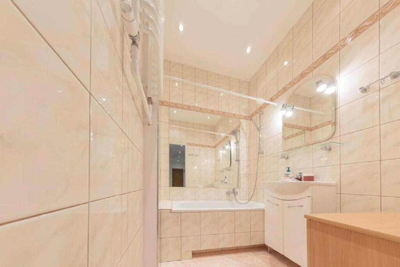 Super Luxury And Cozy- Golden Apartments- City Center Apartment Warsaw