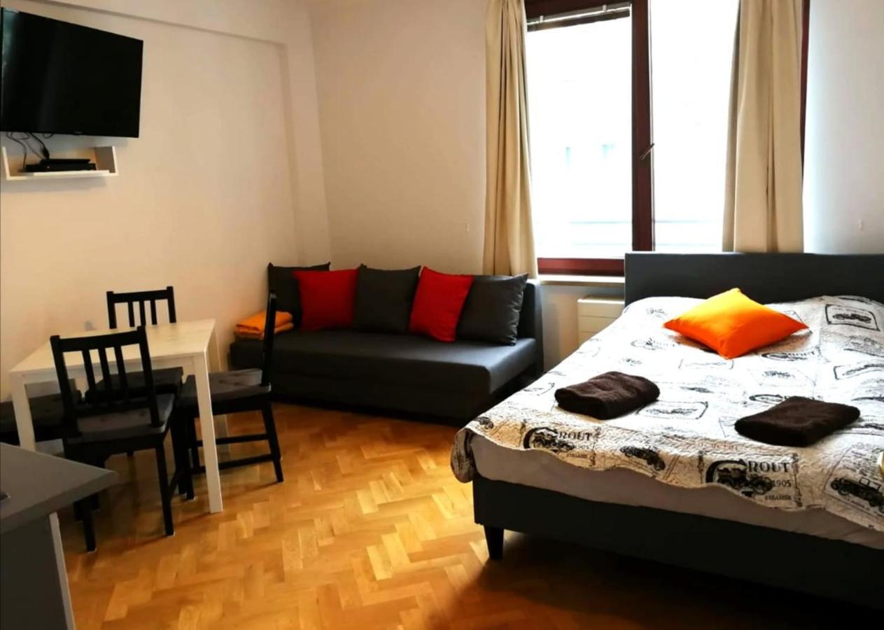 Center Warsaw - Apartmenty Jana Pawla II Apartment *