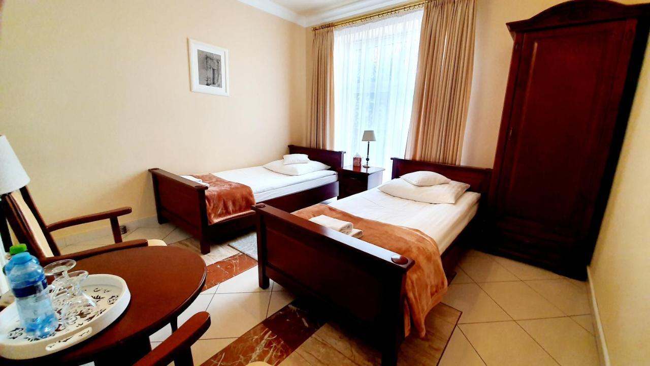 Bthouse, Goscinne Bed & Breakfast Warsaw