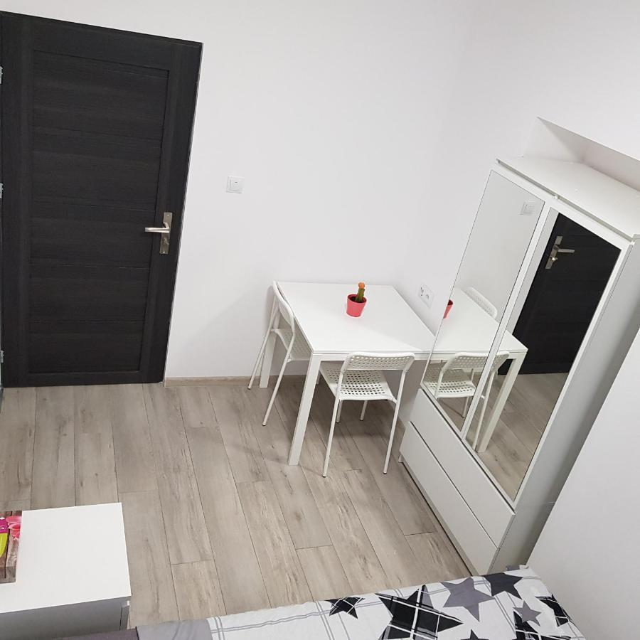 Mirrorroom Pl Downtown Homestay Warsaw
