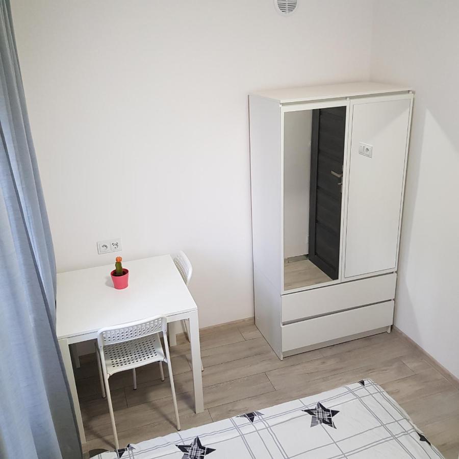 Mirrorroom Pl Downtown Homestay Warsaw