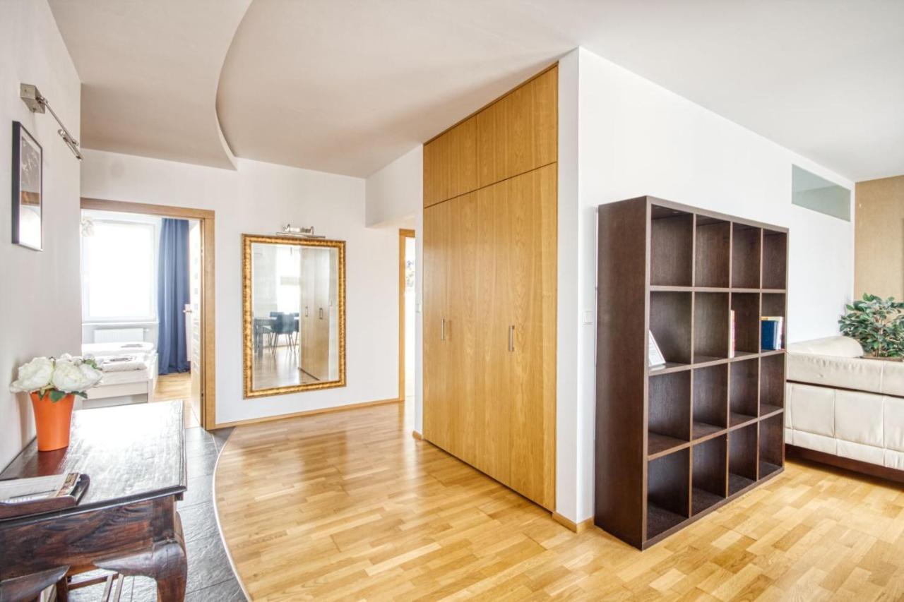 Apartament Vive Modern 3-bedroom Flat In Guarded Estate, Parking Warszawa