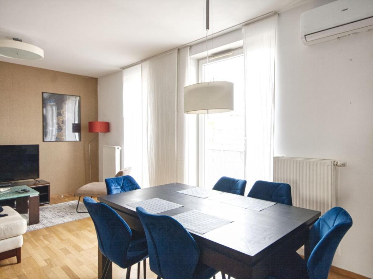 Vive Modern 3-bedroom Flat In Guarded Estate, Parking Apartment Warsaw